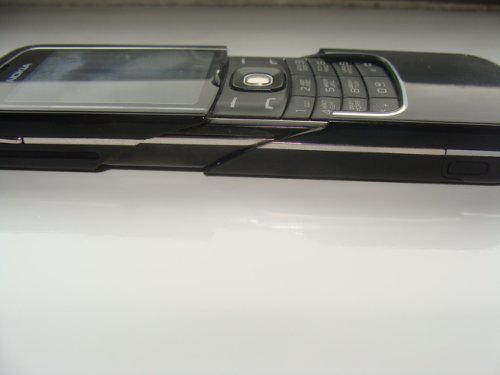    Nokia 8600 Luna:  