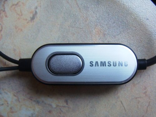    Samsung B2700  ""  ?