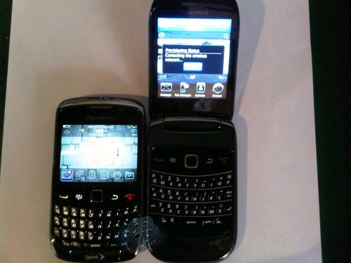 BlackBerry 9670 Clamshell