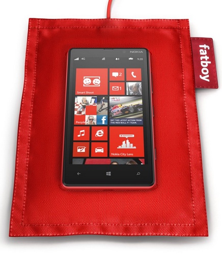 Nokia-Fatboy-Wireless-Charging-Pillow-in-use