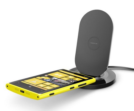 Nokia-Wireless-Charging-Stand-DT-900-1