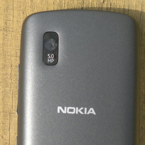  Nokia Asha 300: