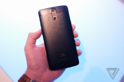 : ZTE Axon       