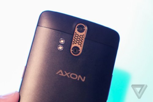 : ZTE Axon       