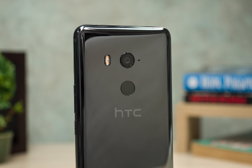 : HTC   5G-  Snapdragon 855