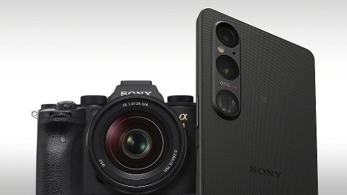 :   Sony Xperia 1 V    Exmor T  4K OLED-