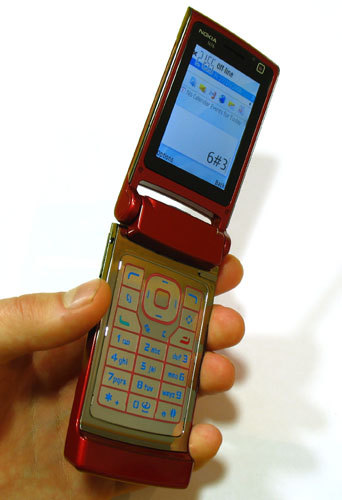  Nokia N76:  